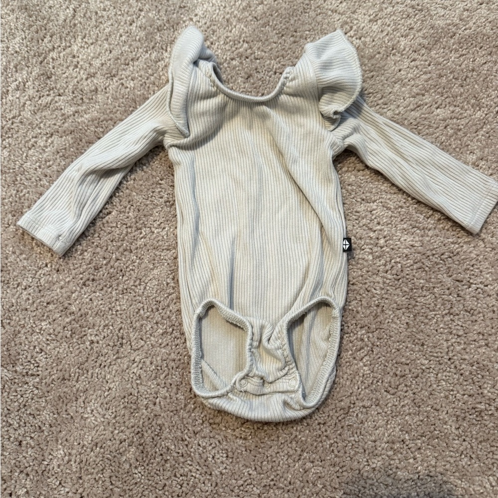 Kyte BABY Light Gray Ribbed Bodysuit 3-6mo NWOT